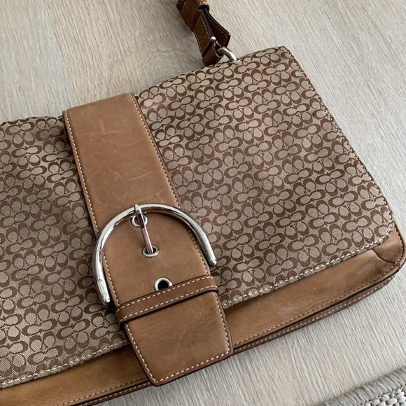 2000’s Vintage Coach Belted Logo Purse - Picture 2 of 8